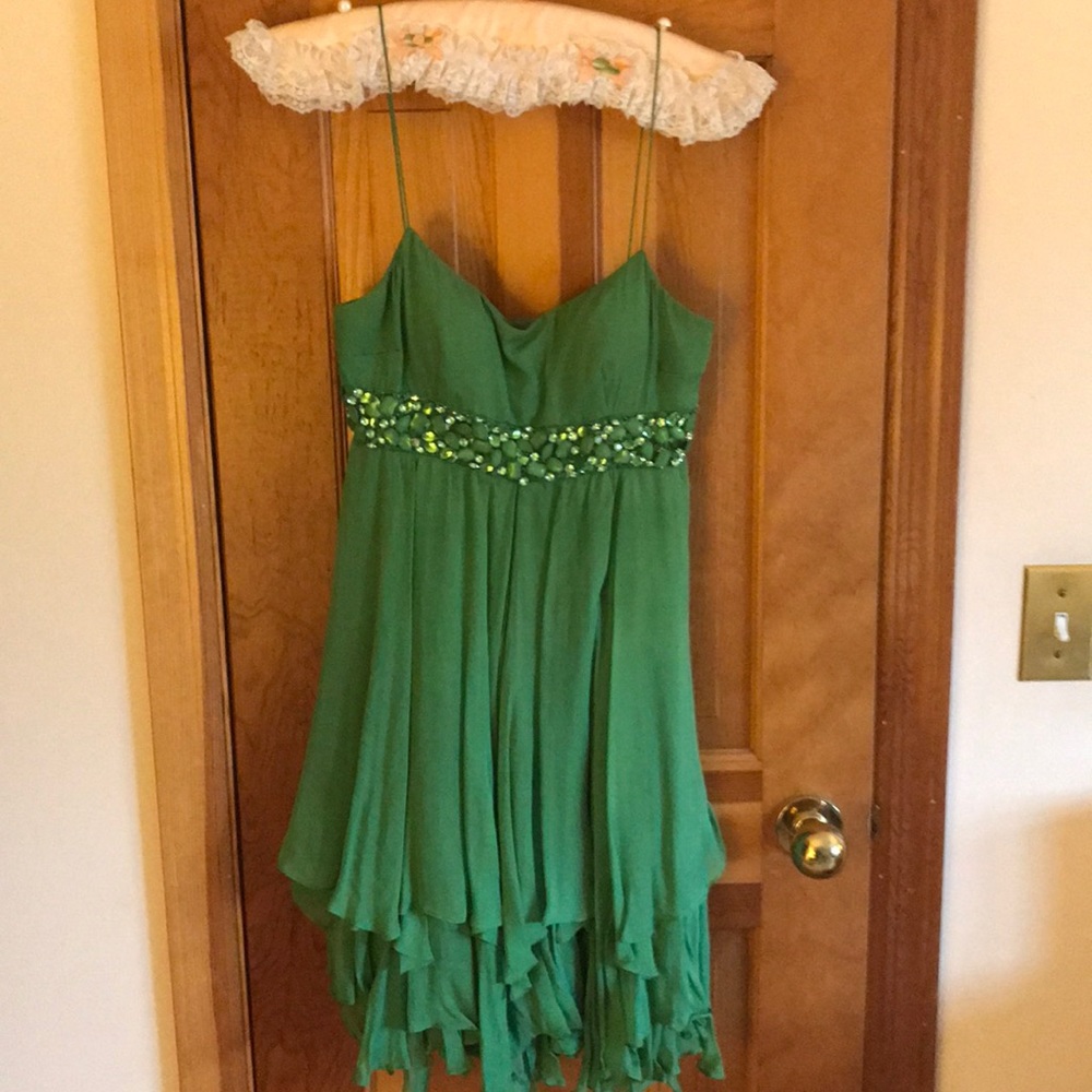💚Beautiful green jeweled party dress💚
